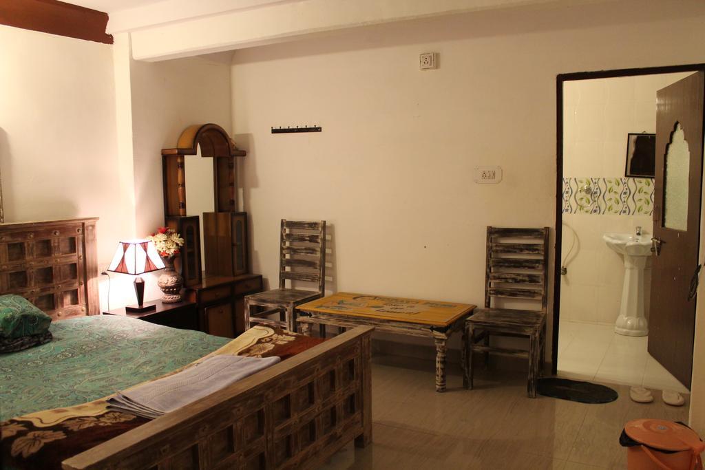 Kesar Heritage Guest House Jodhpur  Rum bild